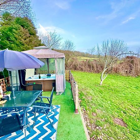 Three Bedroom Rural, Relaxing And Peaceful,Dogs Welcome! With Cymru Holidays Abergavenny Exteriér fotografie