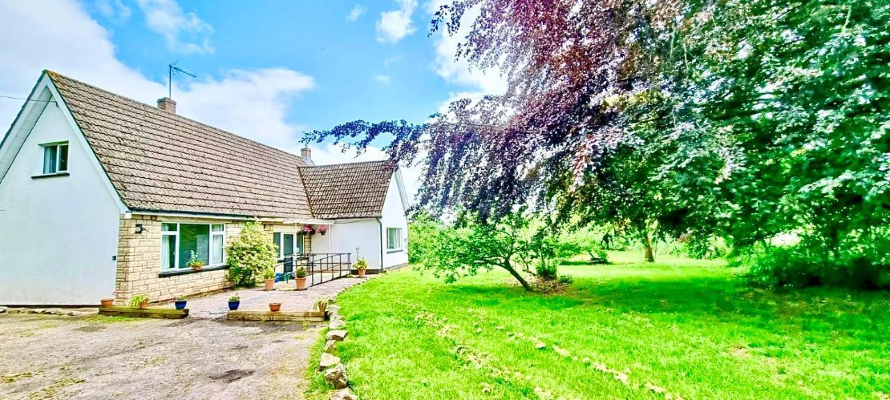 Three Bedroom Rural, Relaxing And Peaceful,Dogs Welcome! With Cymru Holidays Abergavenny Exteriér fotografie