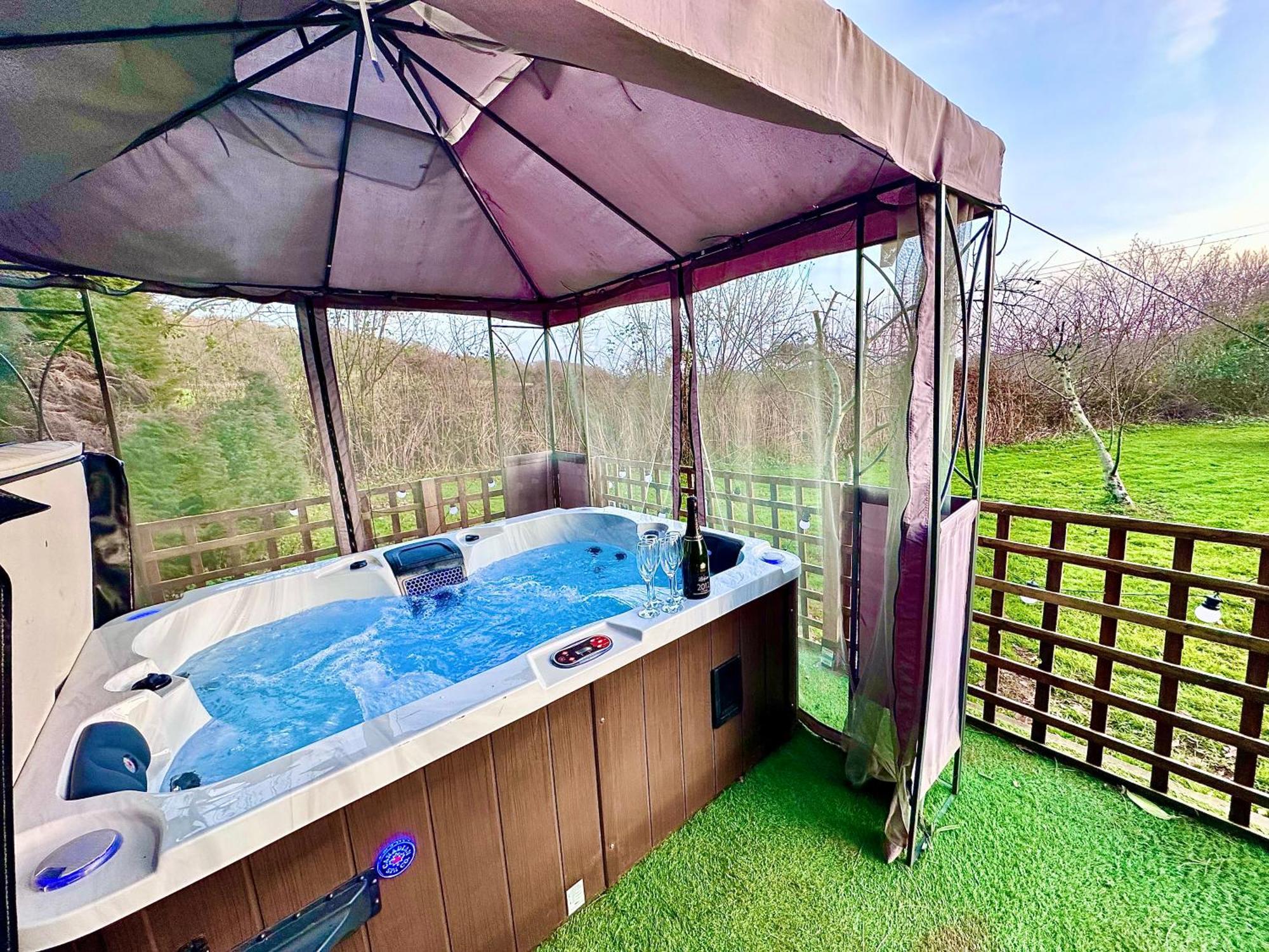 Three Bedroom Rural, Relaxing And Peaceful,Dogs Welcome! With Cymru Holidays Abergavenny Exteriér fotografie