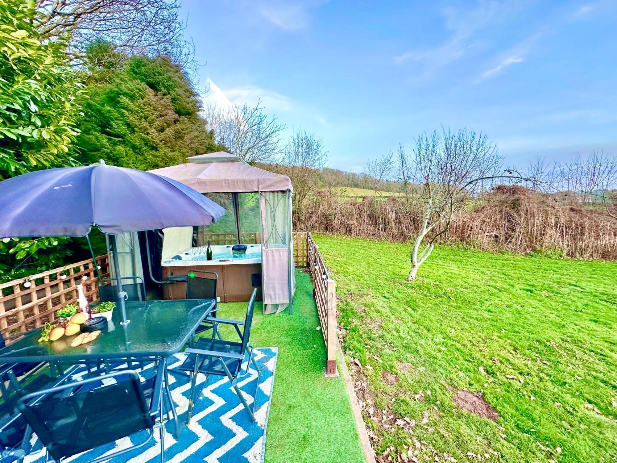 Three Bedroom Rural, Relaxing And Peaceful,Dogs Welcome! With Cymru Holidays Abergavenny Exteriér fotografie